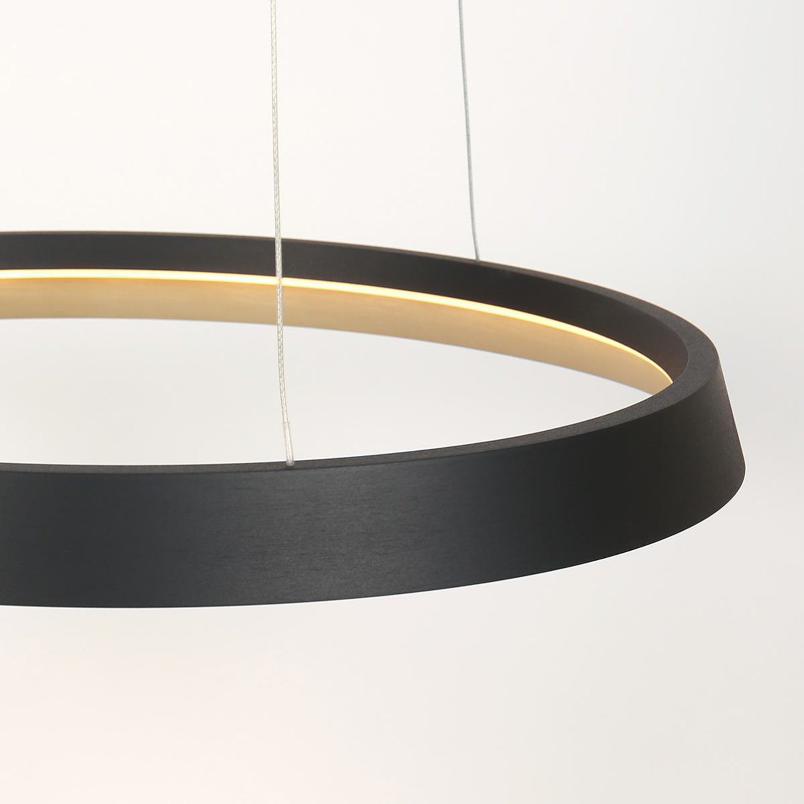 LED pendellampe Ringlux svart metall justerbar høyde