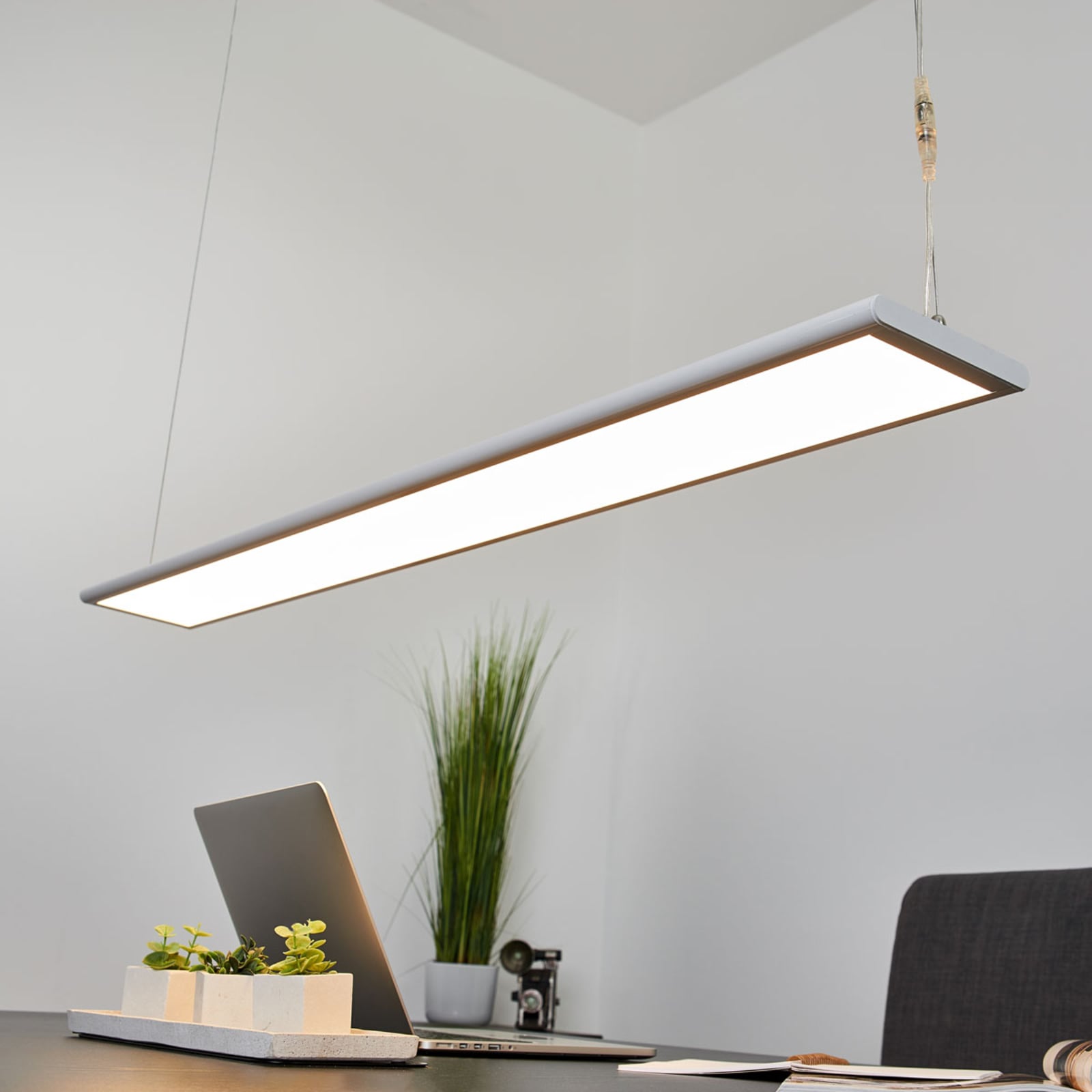 LED pendellampe Samu opp og ned dimbar hvit 120 cm 40W forfra