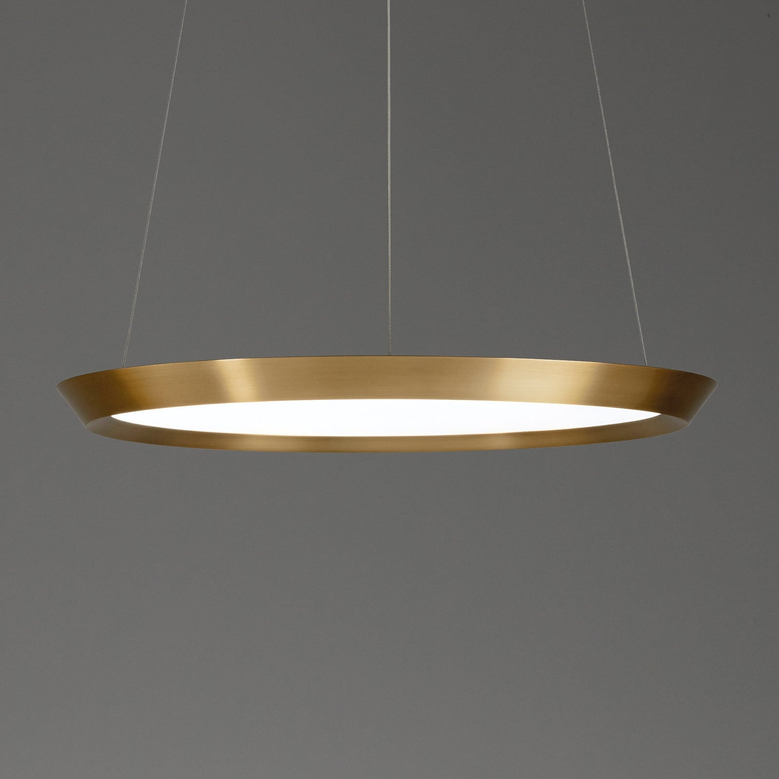 LED pendellampe Saturn dimbar messing satinert Ø60 cm forfra
