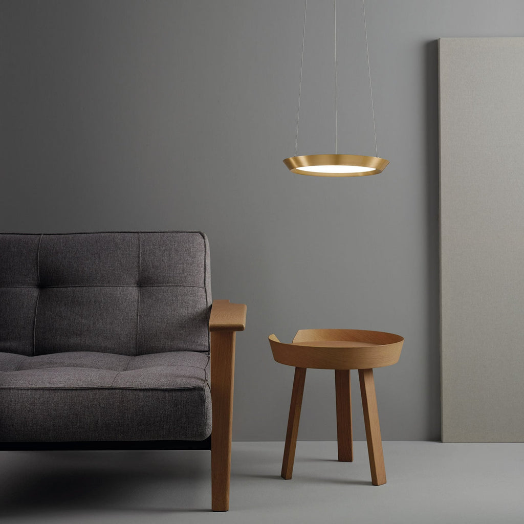 Nærbilde av LED pendellampe Saturn dimbar messing satinert Ø60 cm