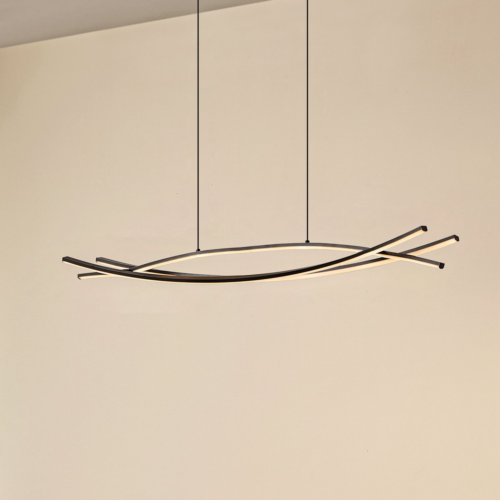 LED pendellampe Sayori dimbar svart forfra