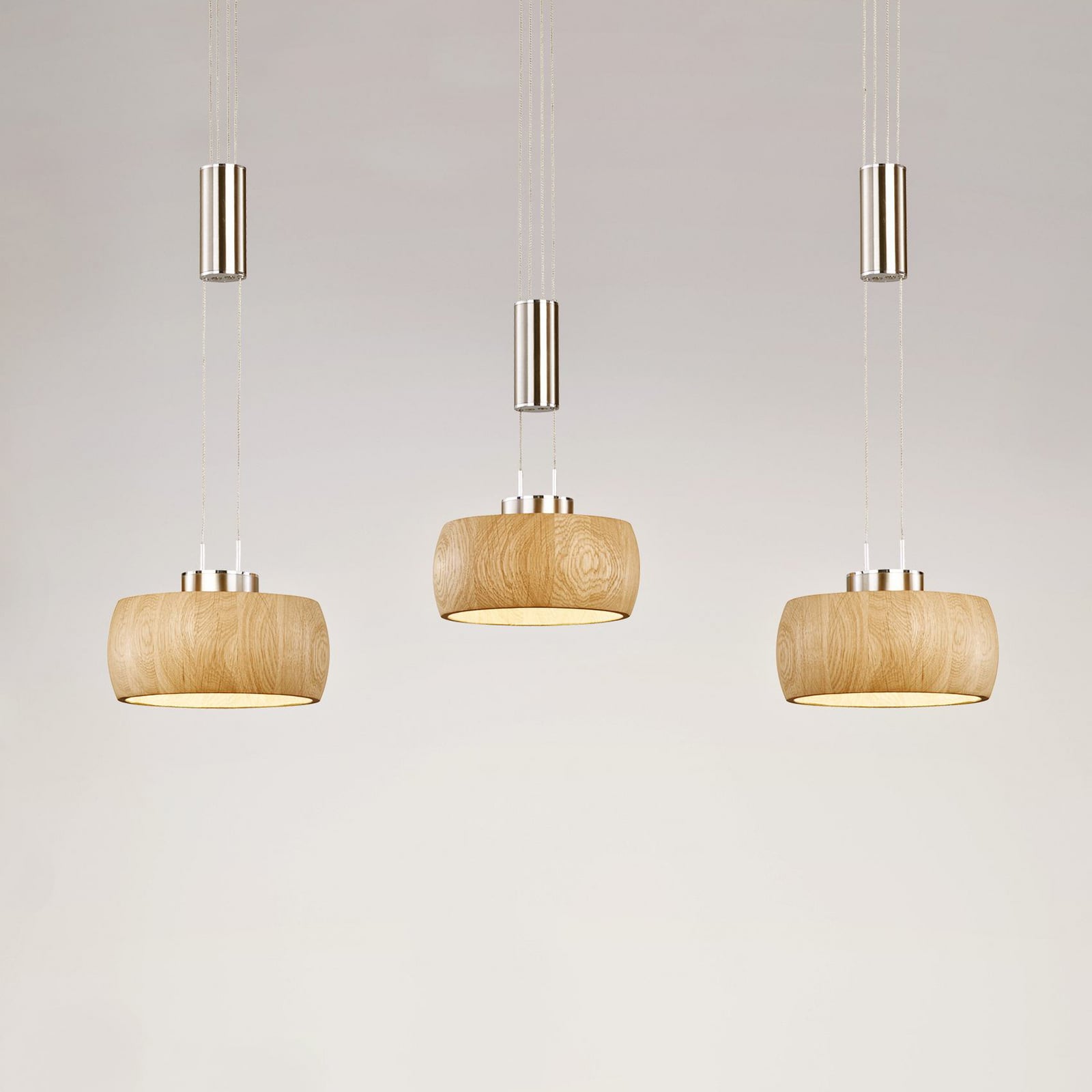 LED pendellampe Shine-Wood eik/nikkel 3-lys forfra