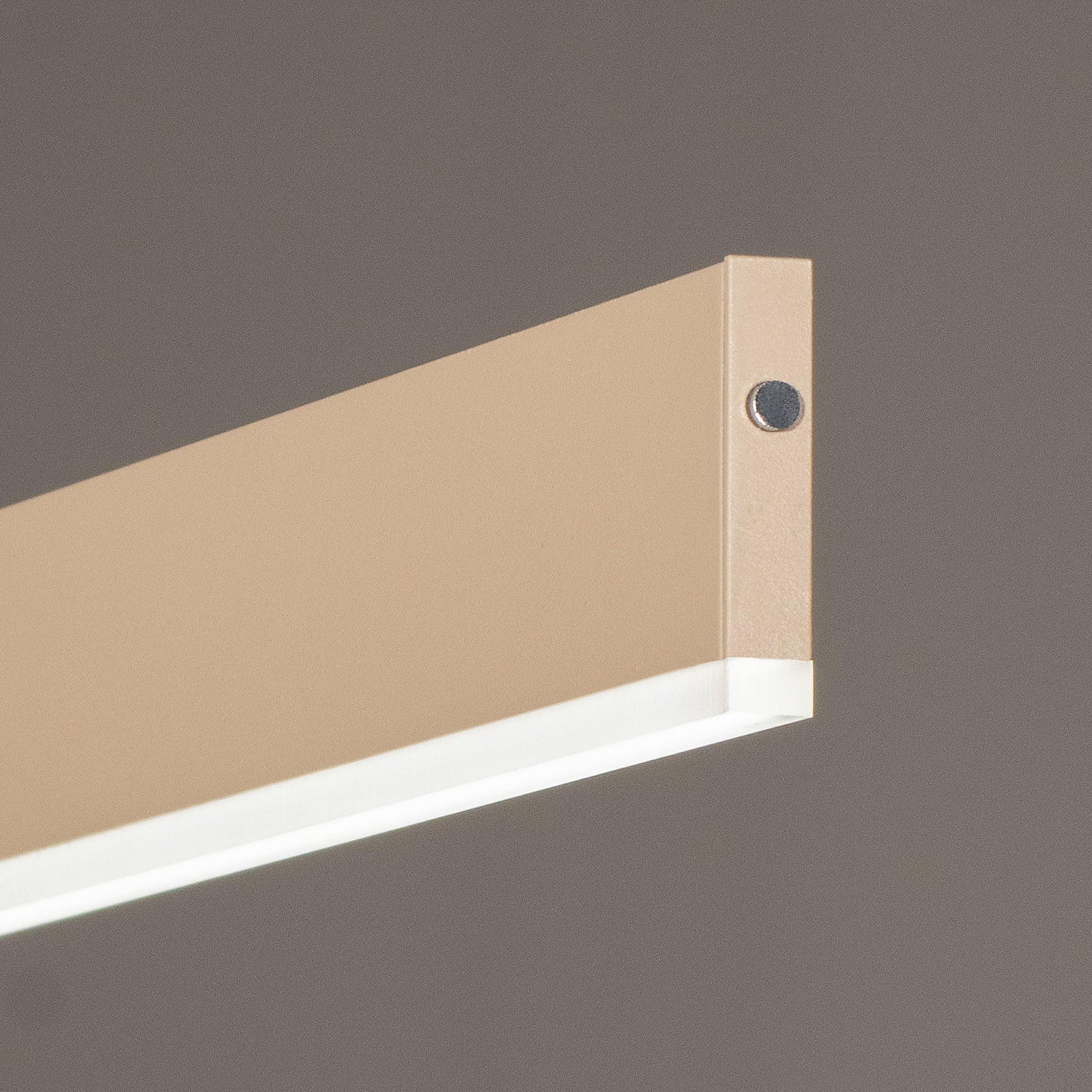 LED pendellampe Silvano sand CCT berøringsdimmer montert i rom