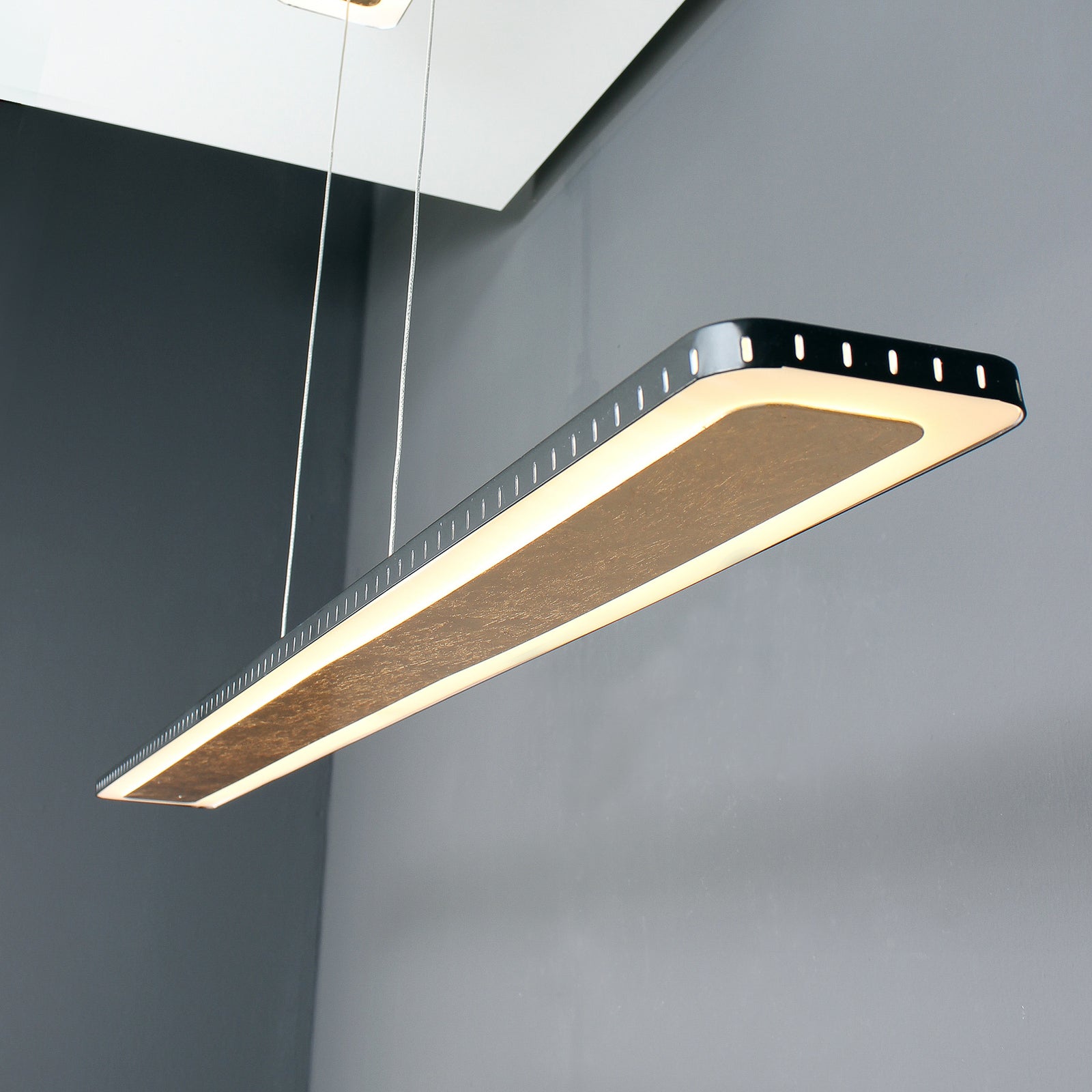 LED pendellampe Solaris aluminium gull dimbar 120 cm 60W forfra