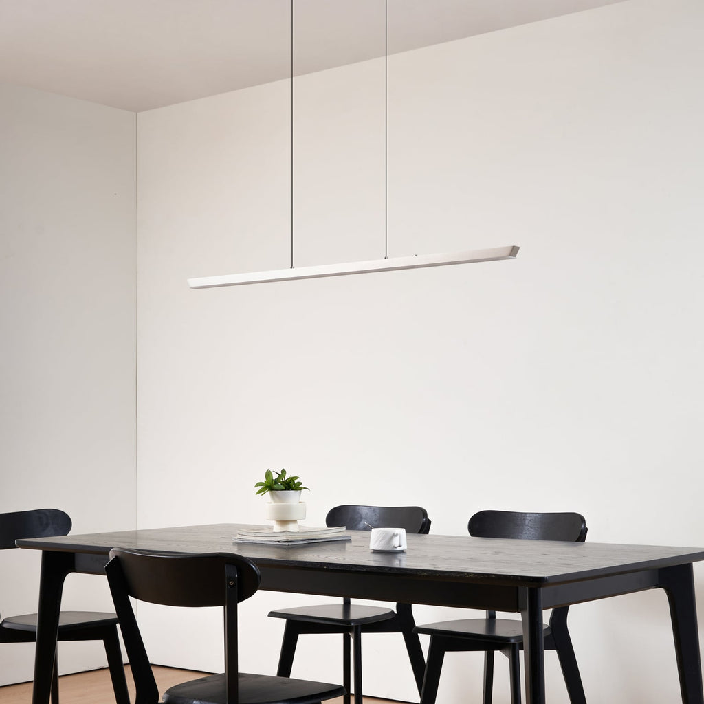 LED pendellampe Solvar sølv 117 cm montert i rom