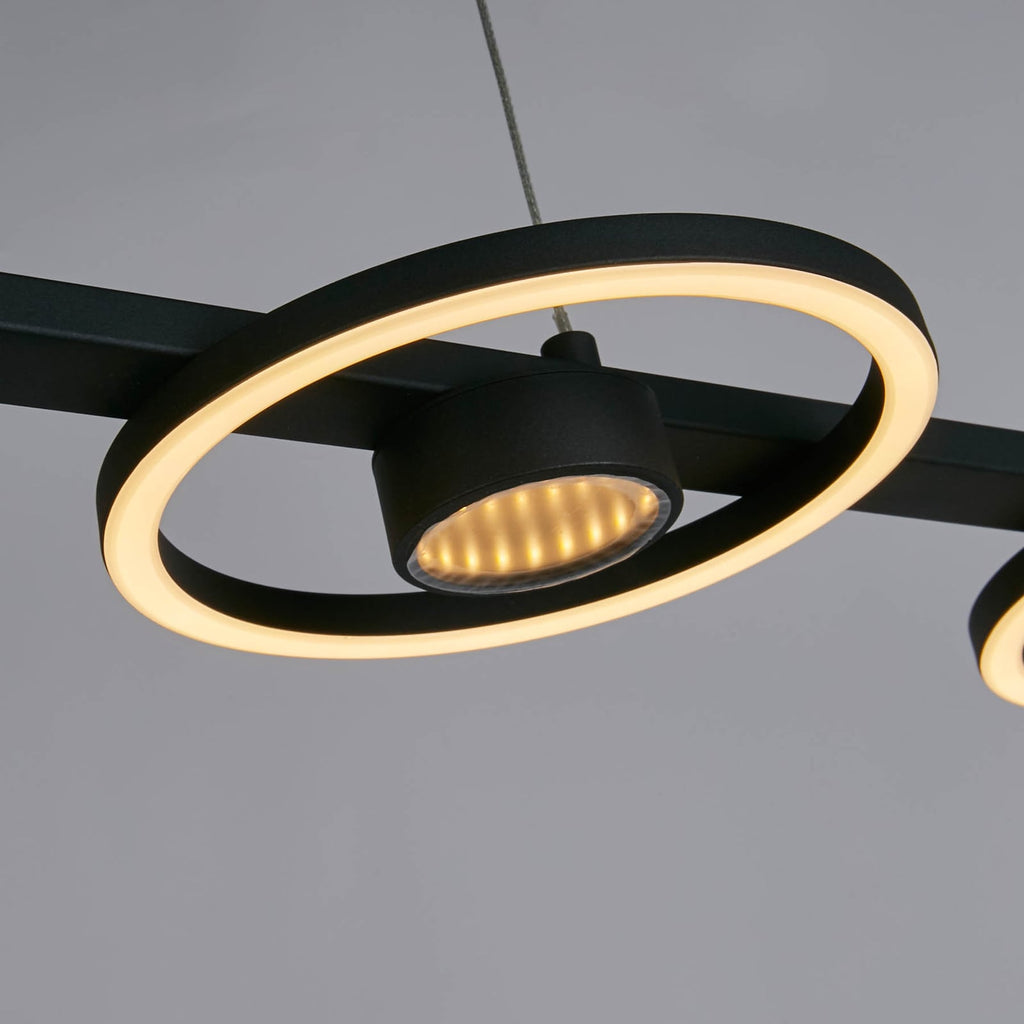 LED pendellampe Space 4-lys svart metall 35W dimbar montert i rom