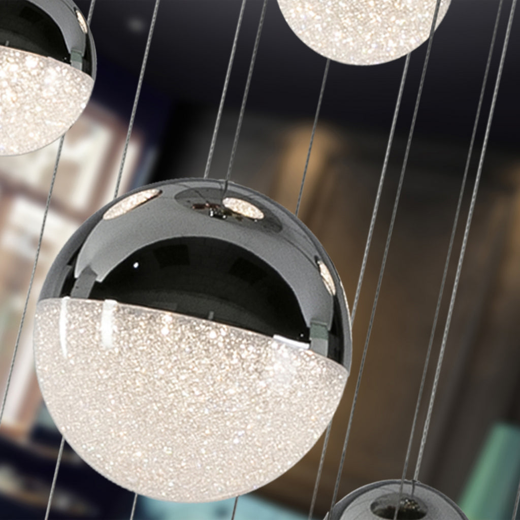 LED pendellampe Sphere 14-lys dimbar krom Ø60 cm nærbilde av metall og plast