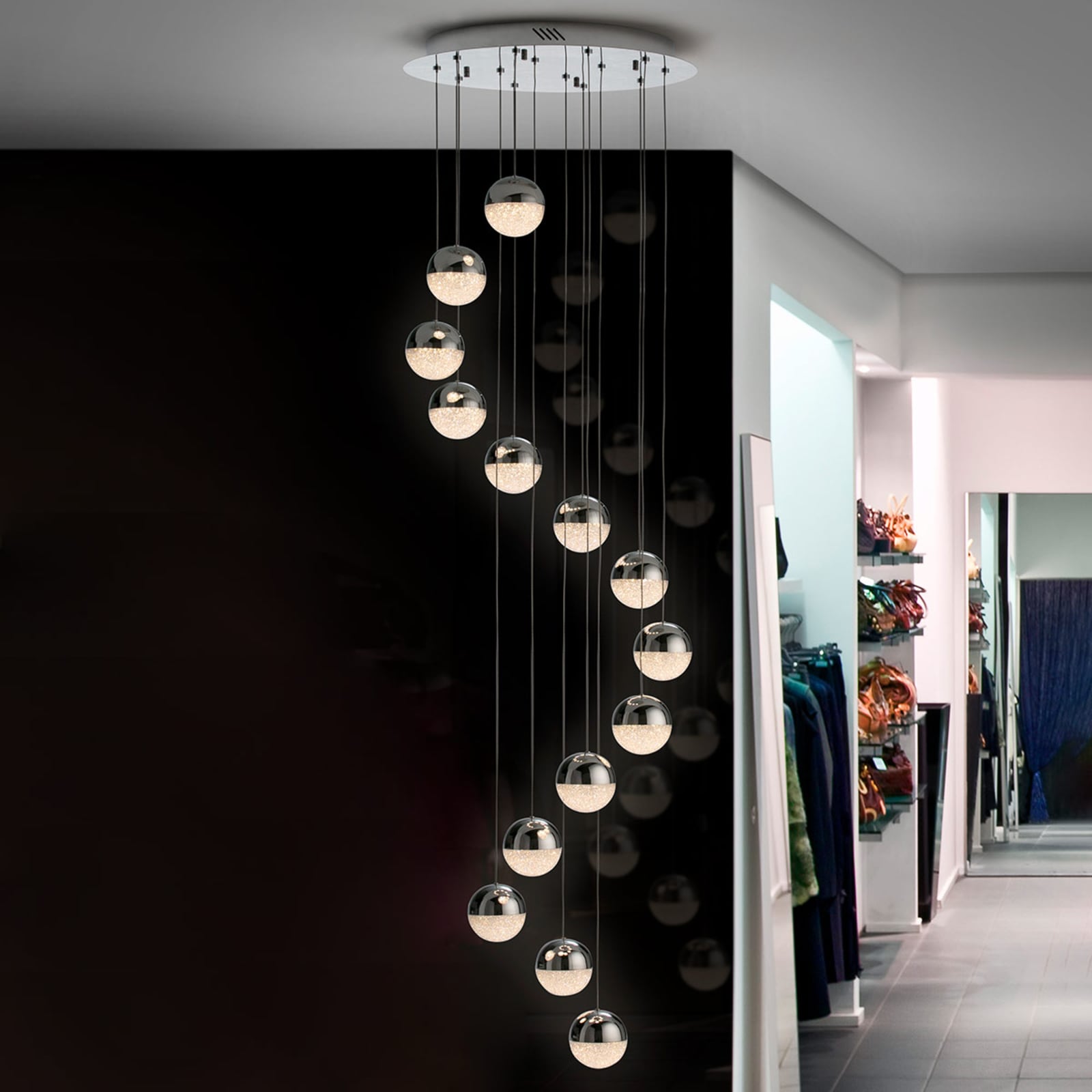 LED pendellampe Sphere 14-lys krom dimbar Bluetooth forfra