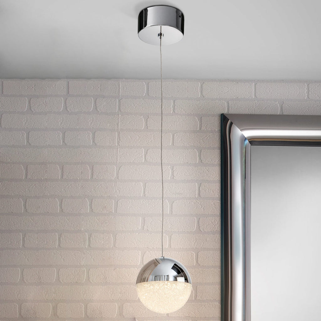 LED pendellampe Sphere krom kuleform bakside