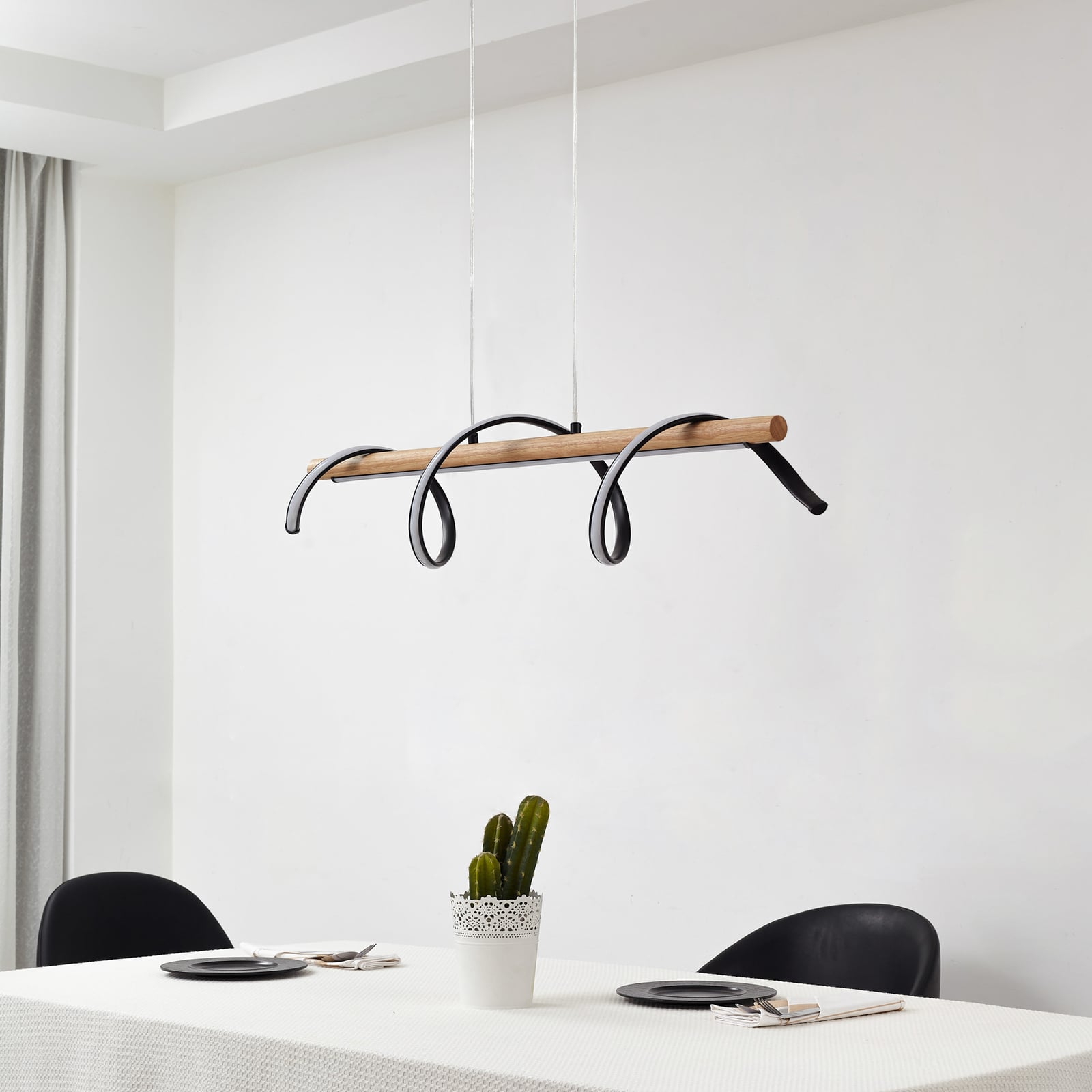Detaljbilde av LED pendellampe Spiraali svart aluminium/tre