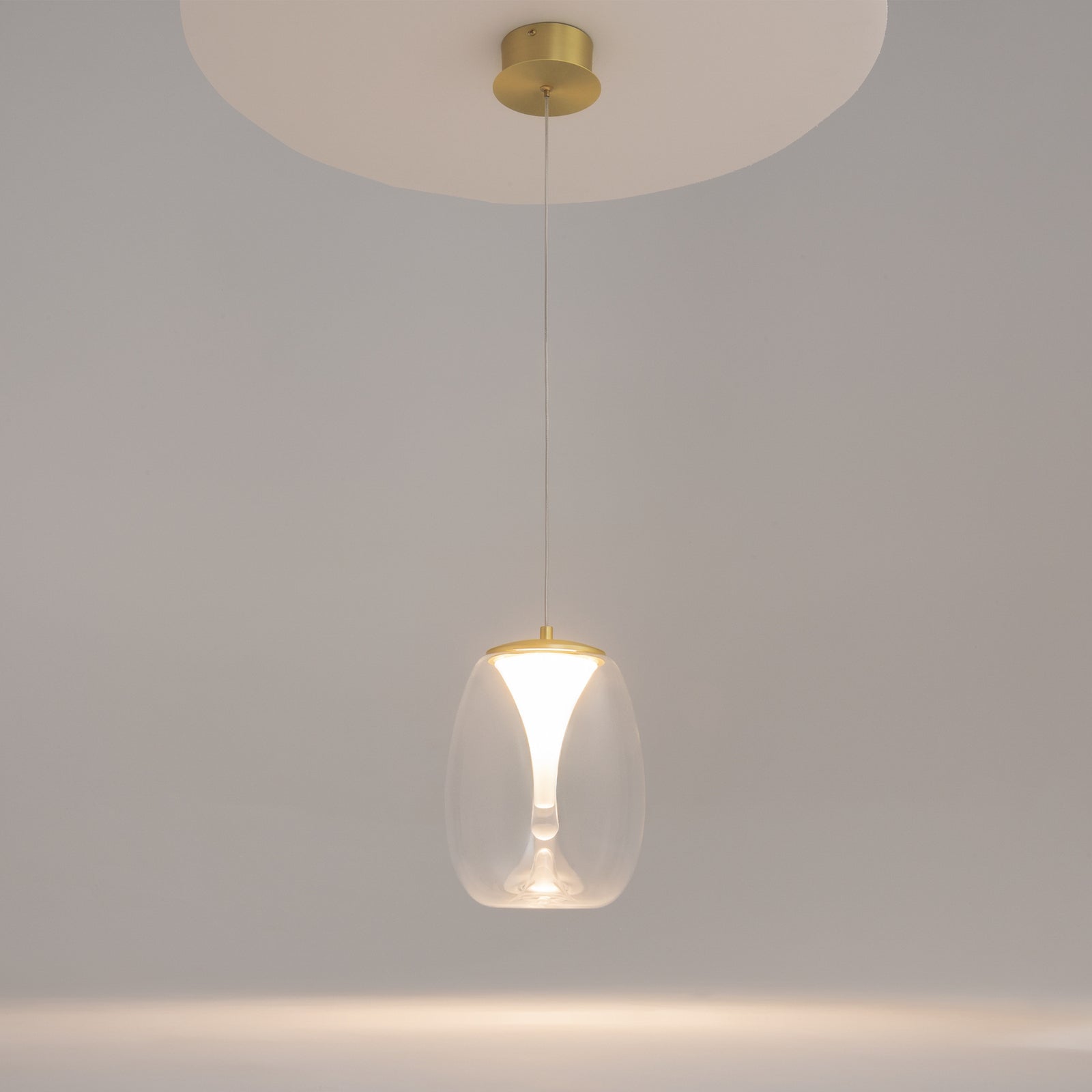 LED pendellampe Splash glass klar montert i rom