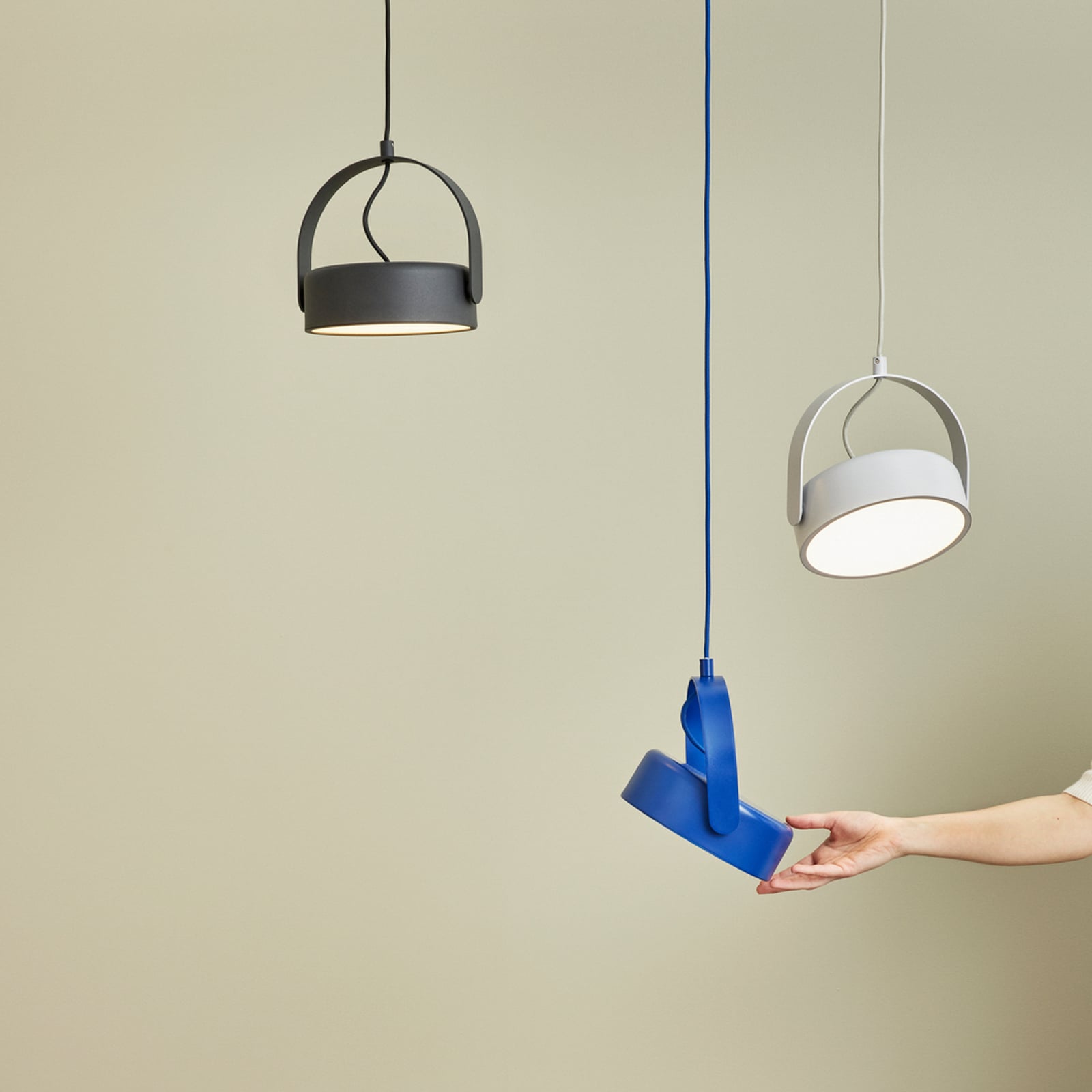 LED pendellampe Stage jern blå 30W 3000K sideprofil