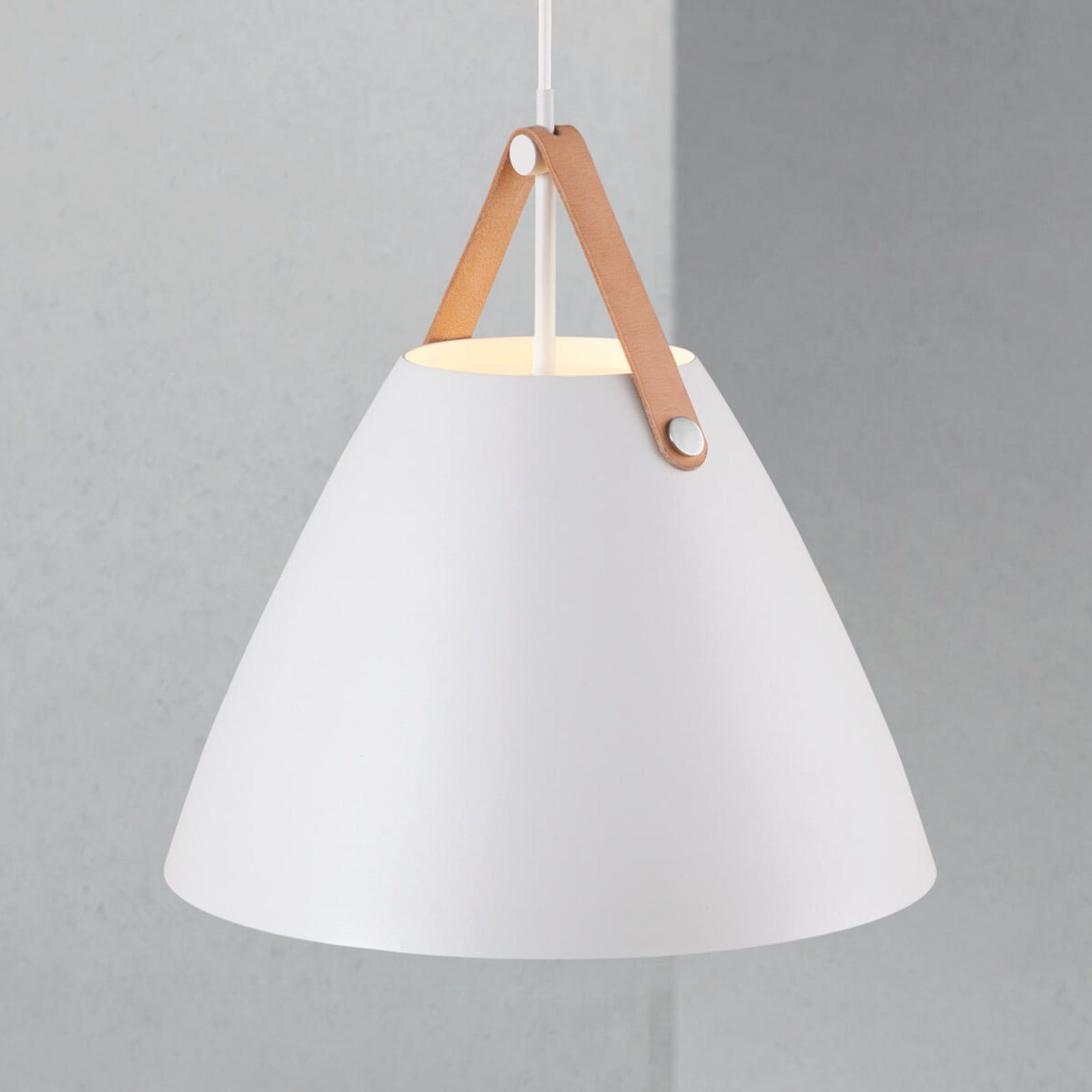 LED pendellampe Strap 36 metall dimbar Ø36 cm E27 hvit detalj lær