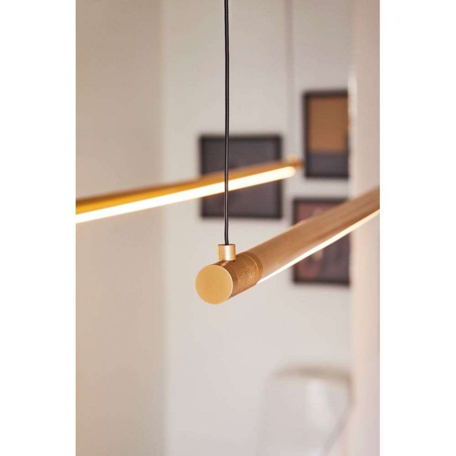 LED pendellampe Straw 200 gull aluminium montert i stue