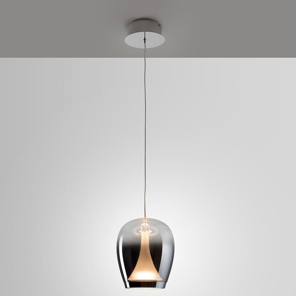 LED pendellampe Suspiro montert i rom