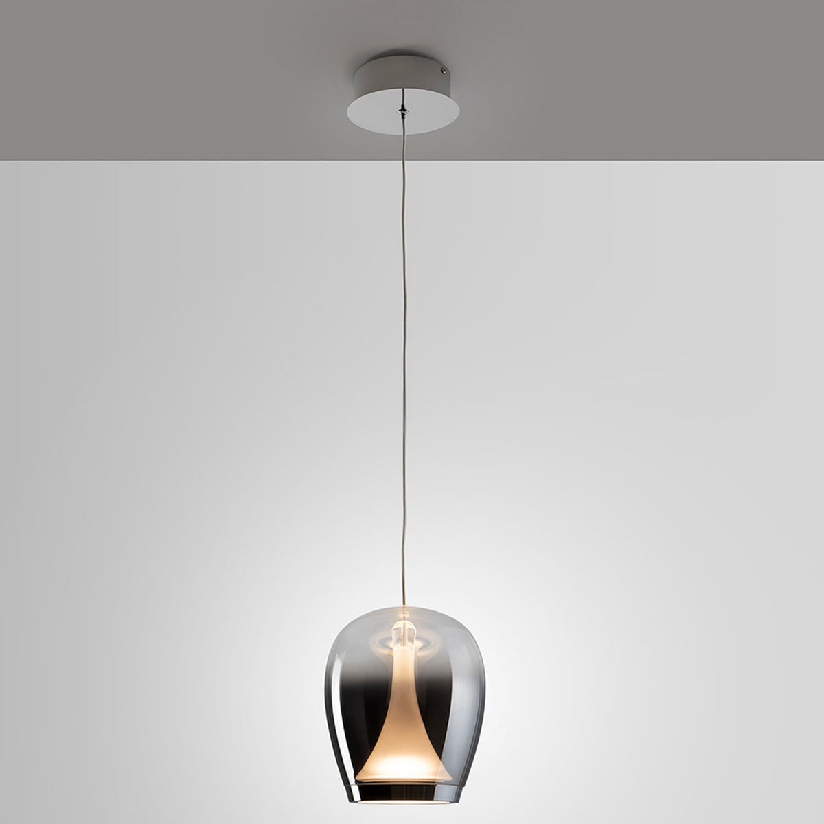 LED pendellampe Suspiro montert i rom