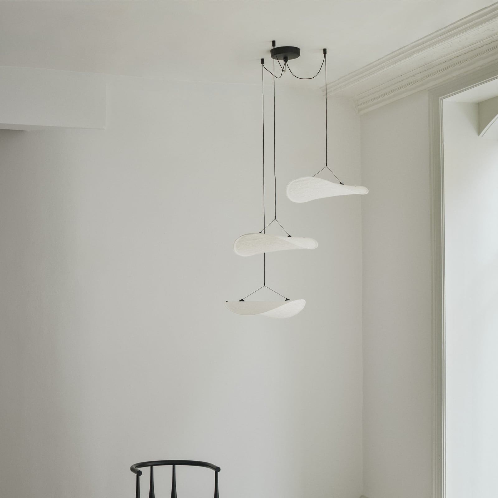 LED pendellampe Tense 3-lys dimbar hvit Ø152 cm detalj av lampeskjerm
