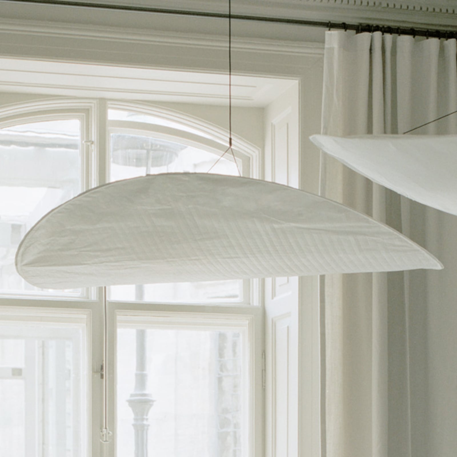 LED pendellampe Tense Tyvek hvit 120 cm dimbar forfra