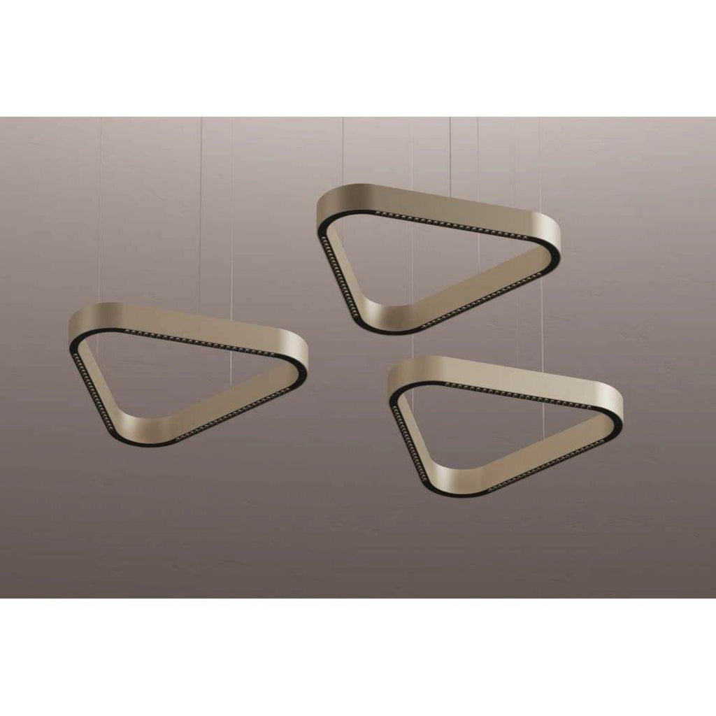LED pendellampe Trigon elfenben aluminium dimbar montert i rom