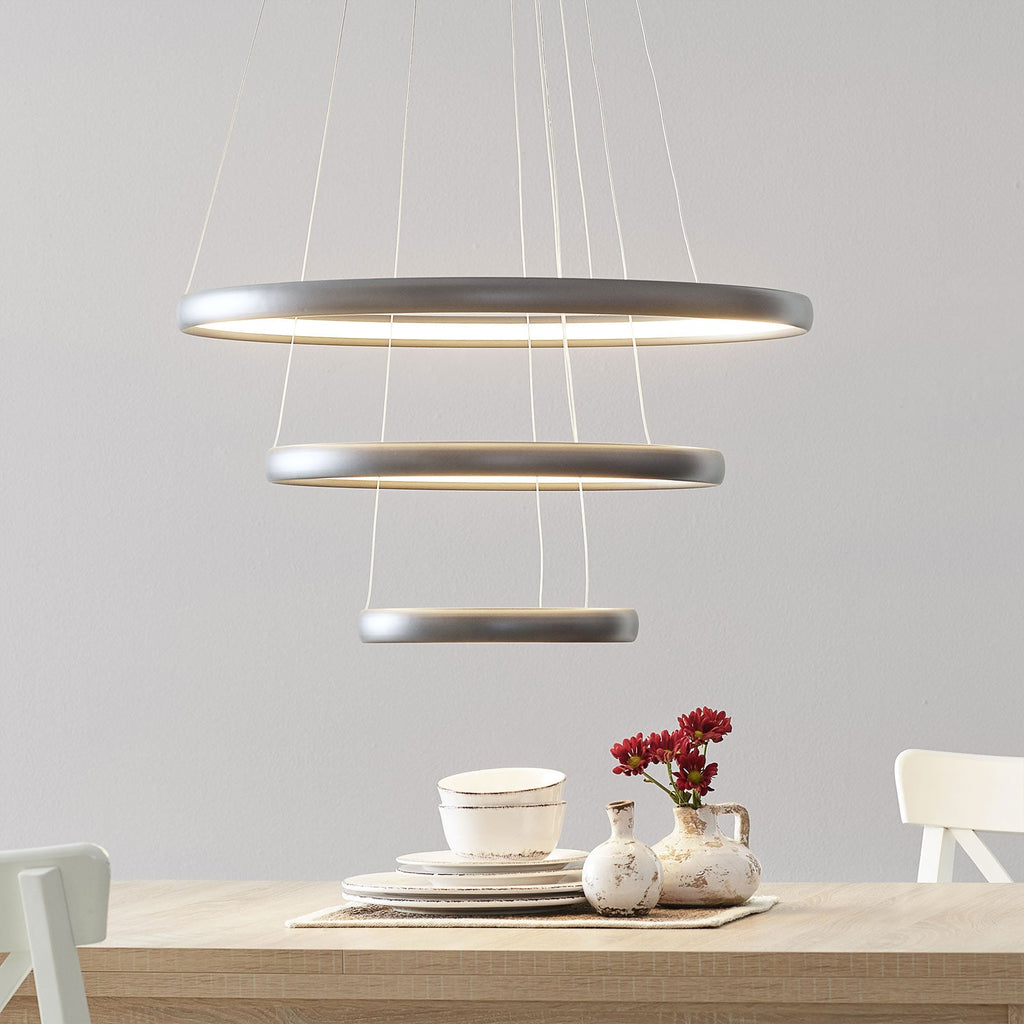 LED pendellampe Trinity 3 ringer aluminium sølv Ø70 cm forfra