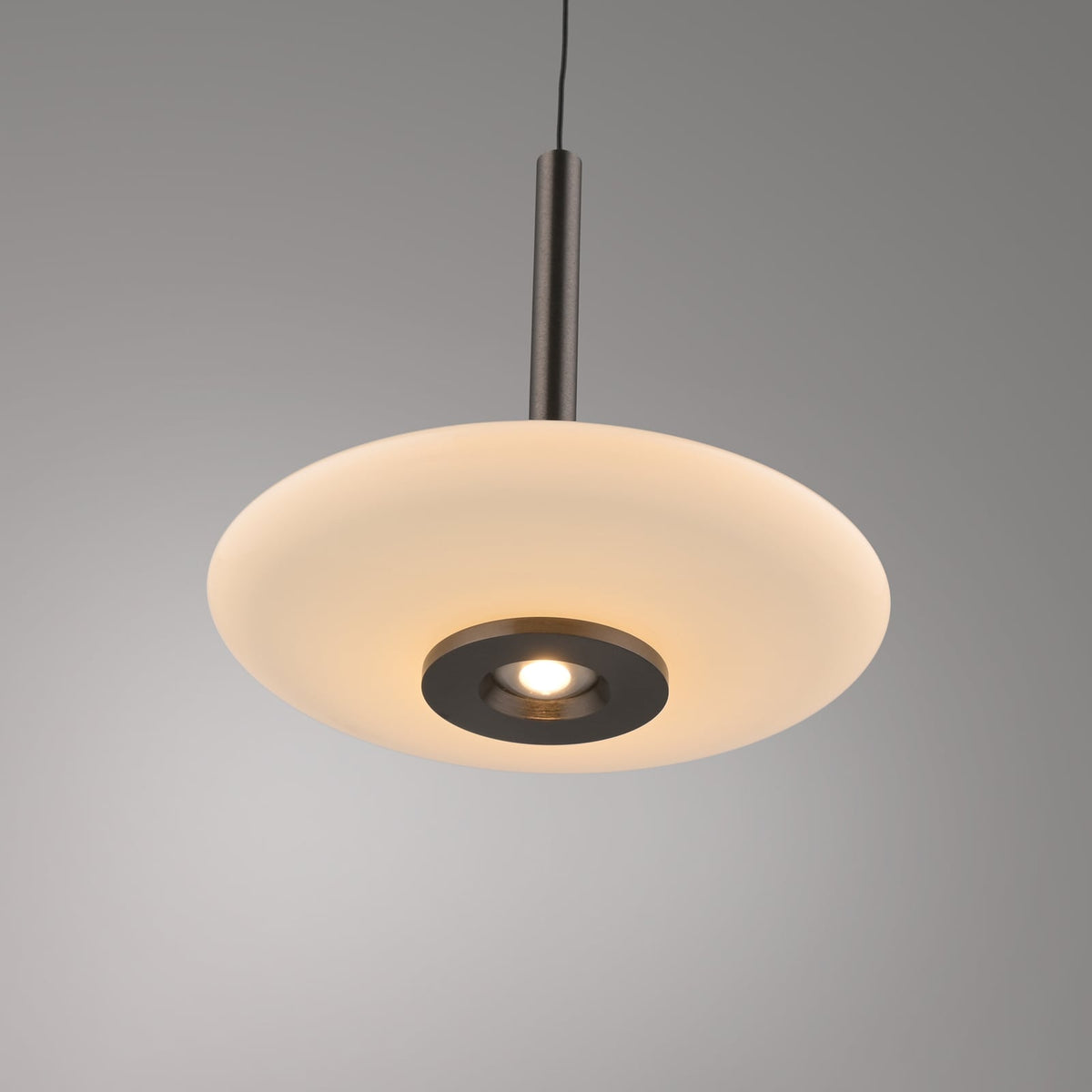LED pendellampe Vitrum brun opal glass Ø22 cm kabel og baldakin