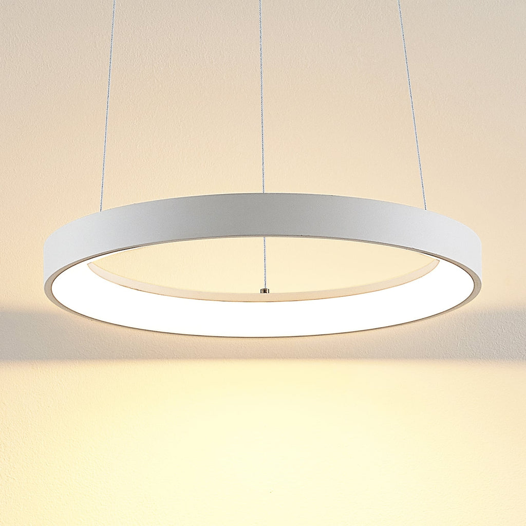 led pendellampe vivy dimbar hvit metall montert i rom