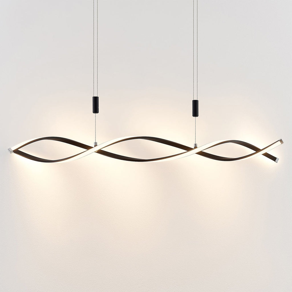LED pendellampe Welina montert over spisebord