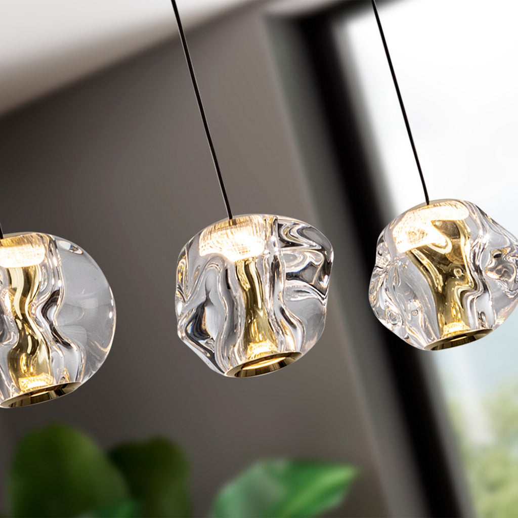 Montert LED pendellampe Zaria 5-lys svart klar akryl dimbar 96 cm i rom