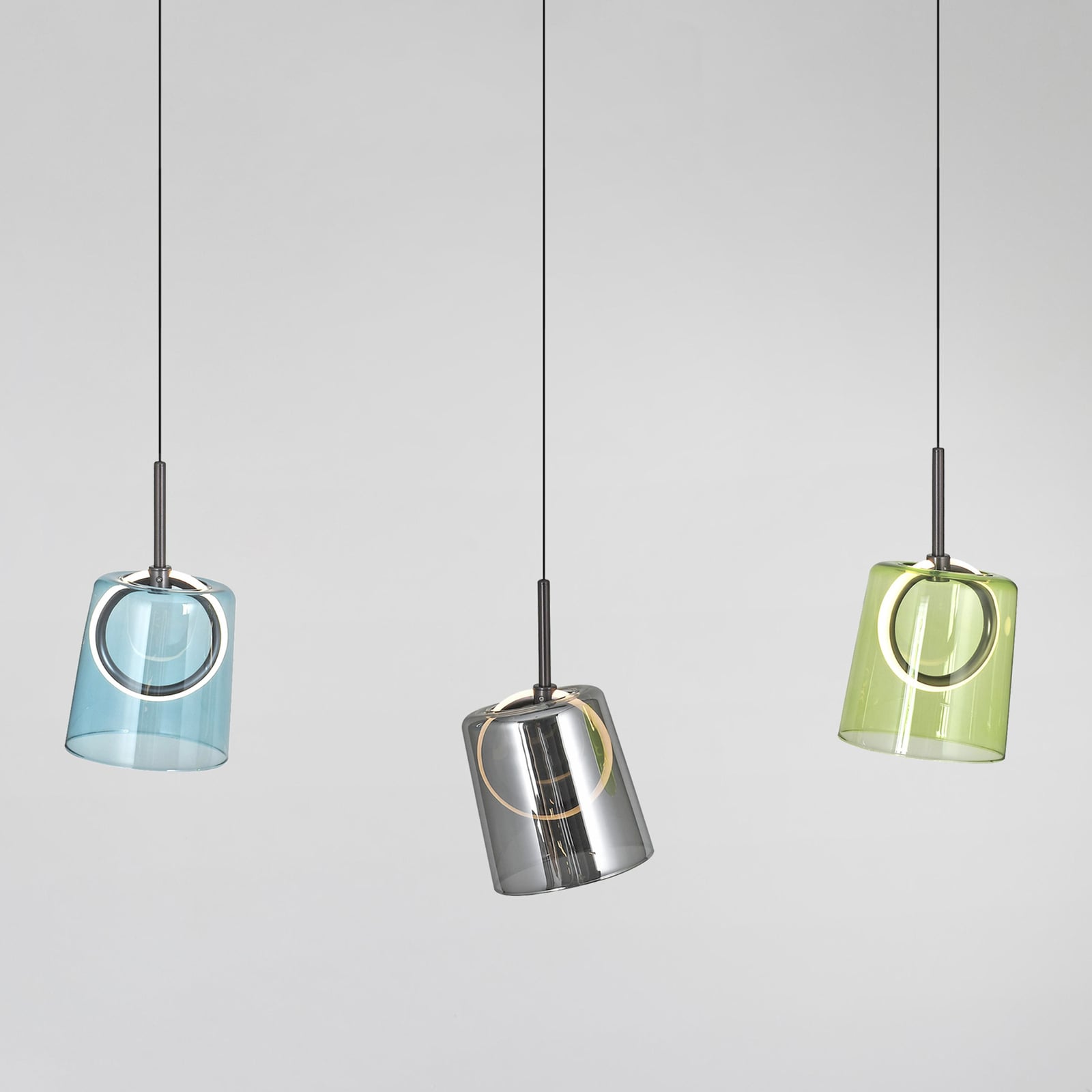 LED pendellampe Zula 3-lys farget glass 87 cm dimbar nærbilde