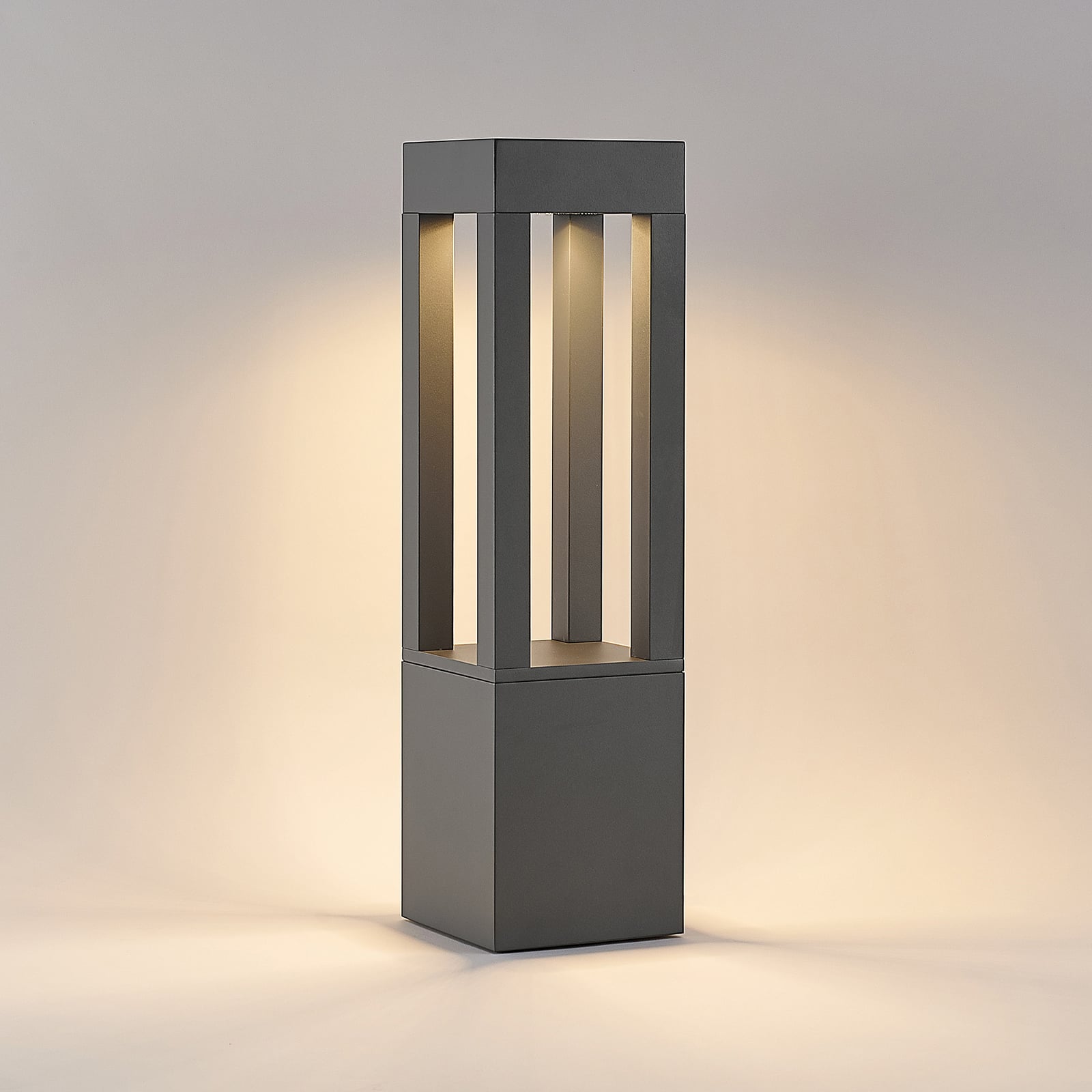 Detalj av LED pullertlys Lienna mørkegrå aluminium 60 cm IP65