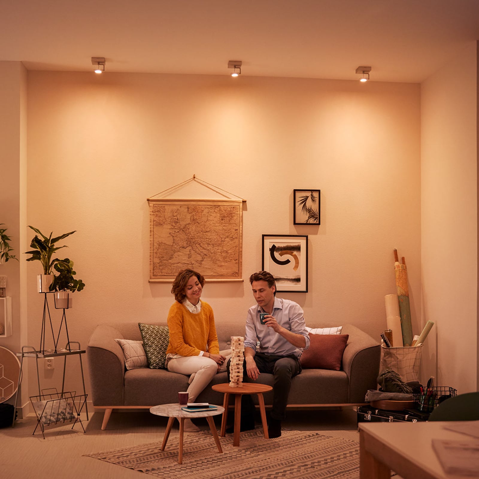 Bakside av LED reflektorpære GU10 2,6W dimbar WarmGlow 2700K - Philips