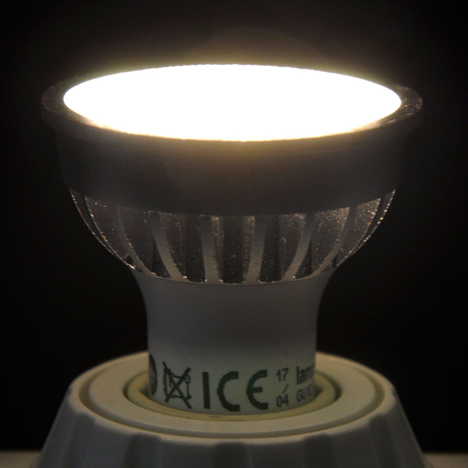 LED reflektorpære GU10 5W 3000K 420lm 55° klar 10-pakning - Lindby nærbilde