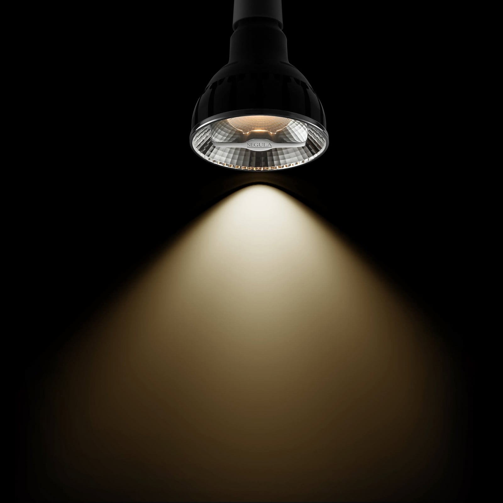 Montert LED reflektorpære PAR30 E27 13W dim-to-warm 36° Ra95 - SEGULA