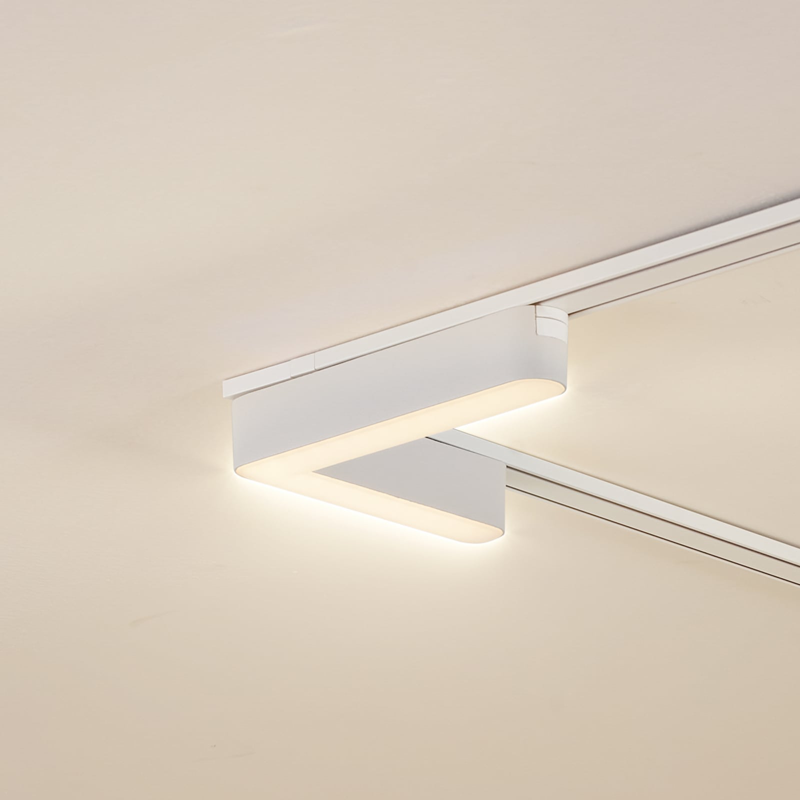 LED-skinnelampe 48V Lumaro hvit L-form 10W dimbar CCT forfra
