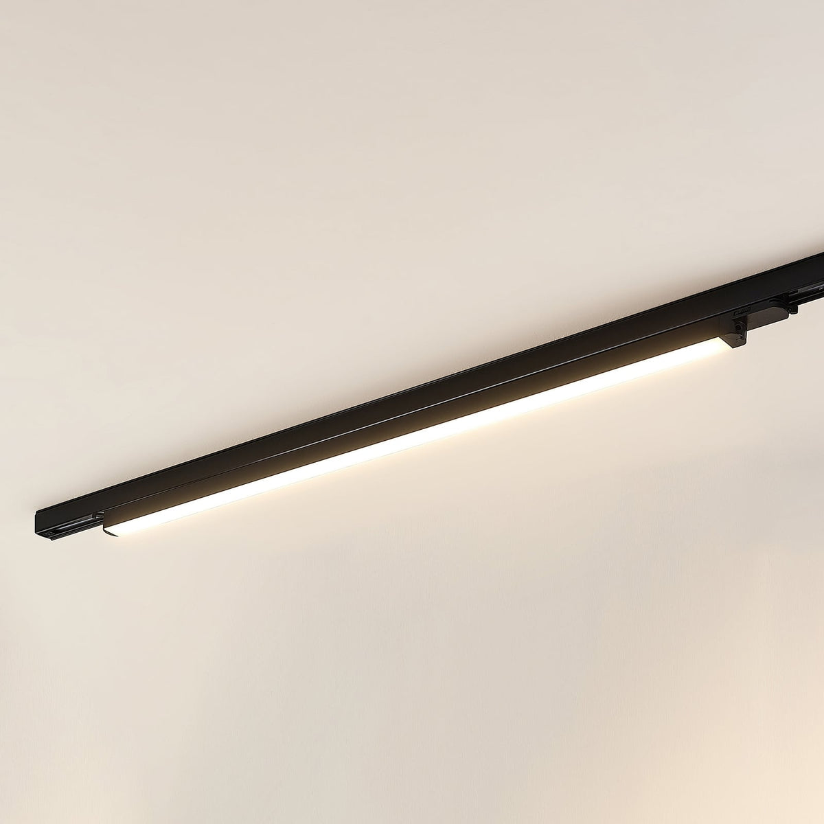 LED skinnelampe Harlow 3-fase svart 109 cm bakside
