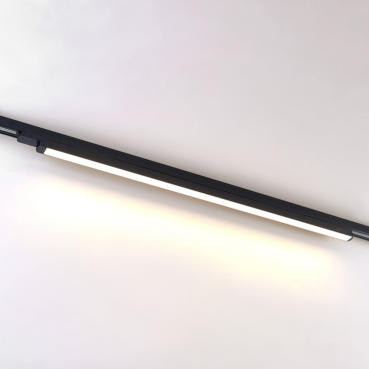 LED skinnelampe Harlow 3-fase svart 109 cm montert