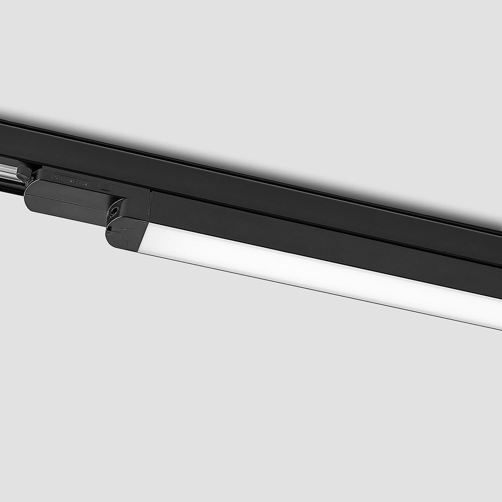 LED-skinnelampe Harlow svart lyser opp rom
