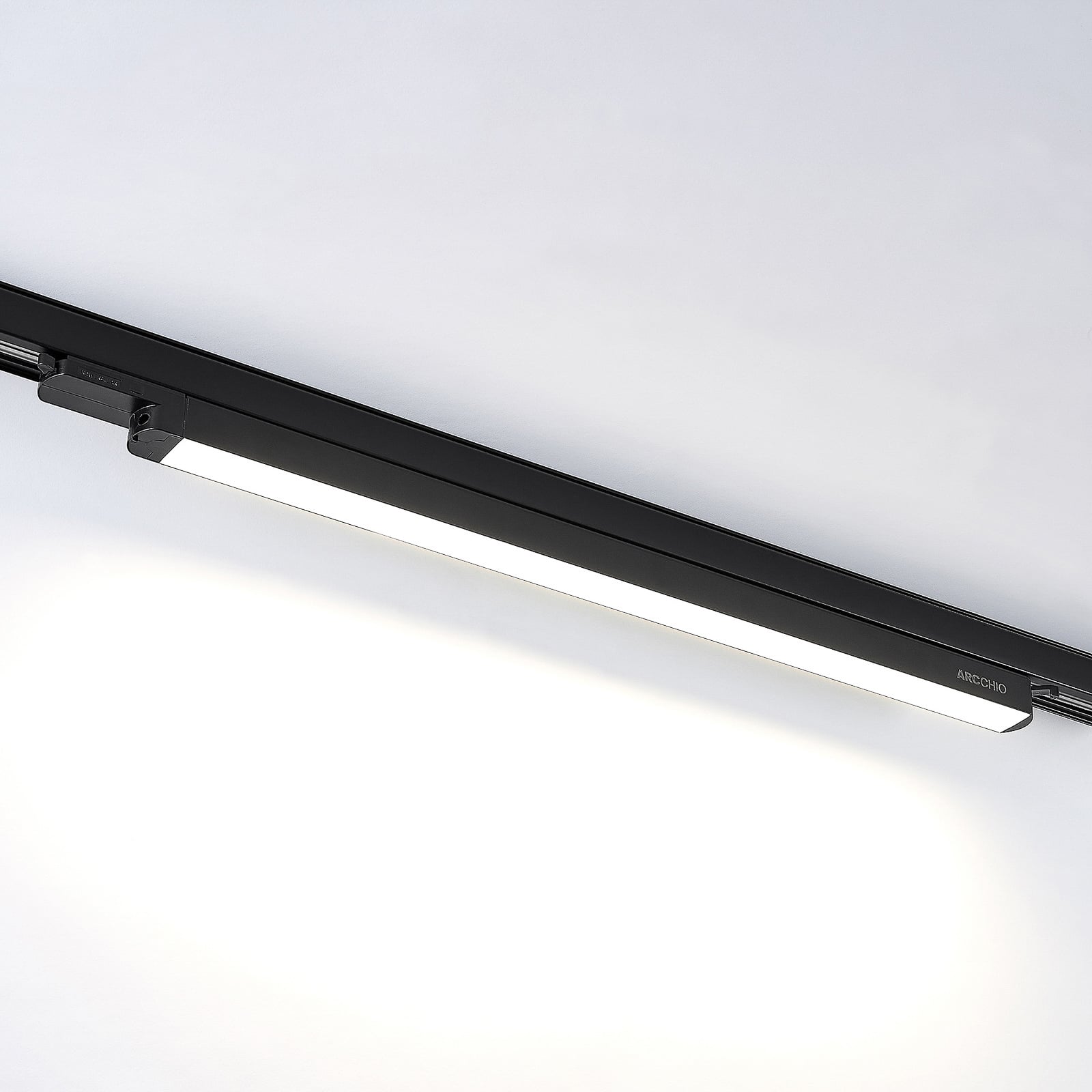 LED skinnelampe Harlow svart 69 cm montert