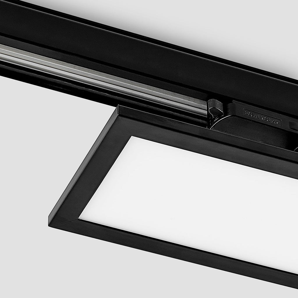 LED skinnepanel Hairis montert på 3-fase strømskinne