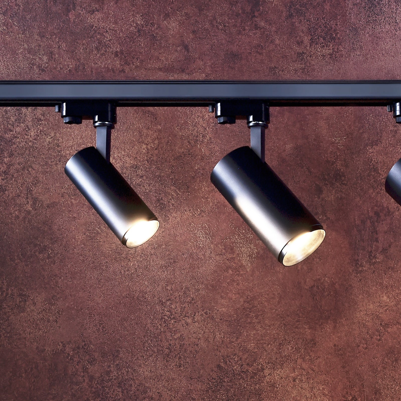 LED skinnespot Lucea 3-fase dimbar svart 30W CRI90 forfra