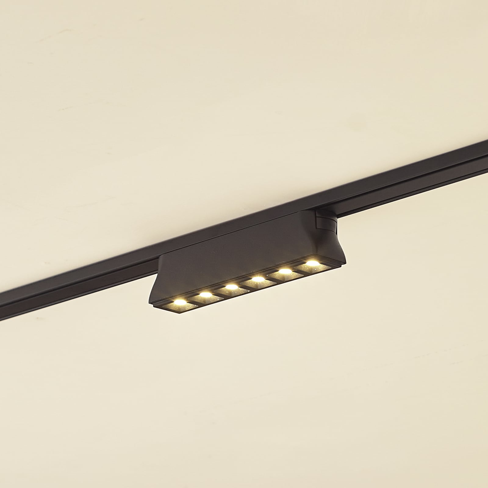 LED-skinnespot Lumaro 48V svart dimbar CCT 5W forfra