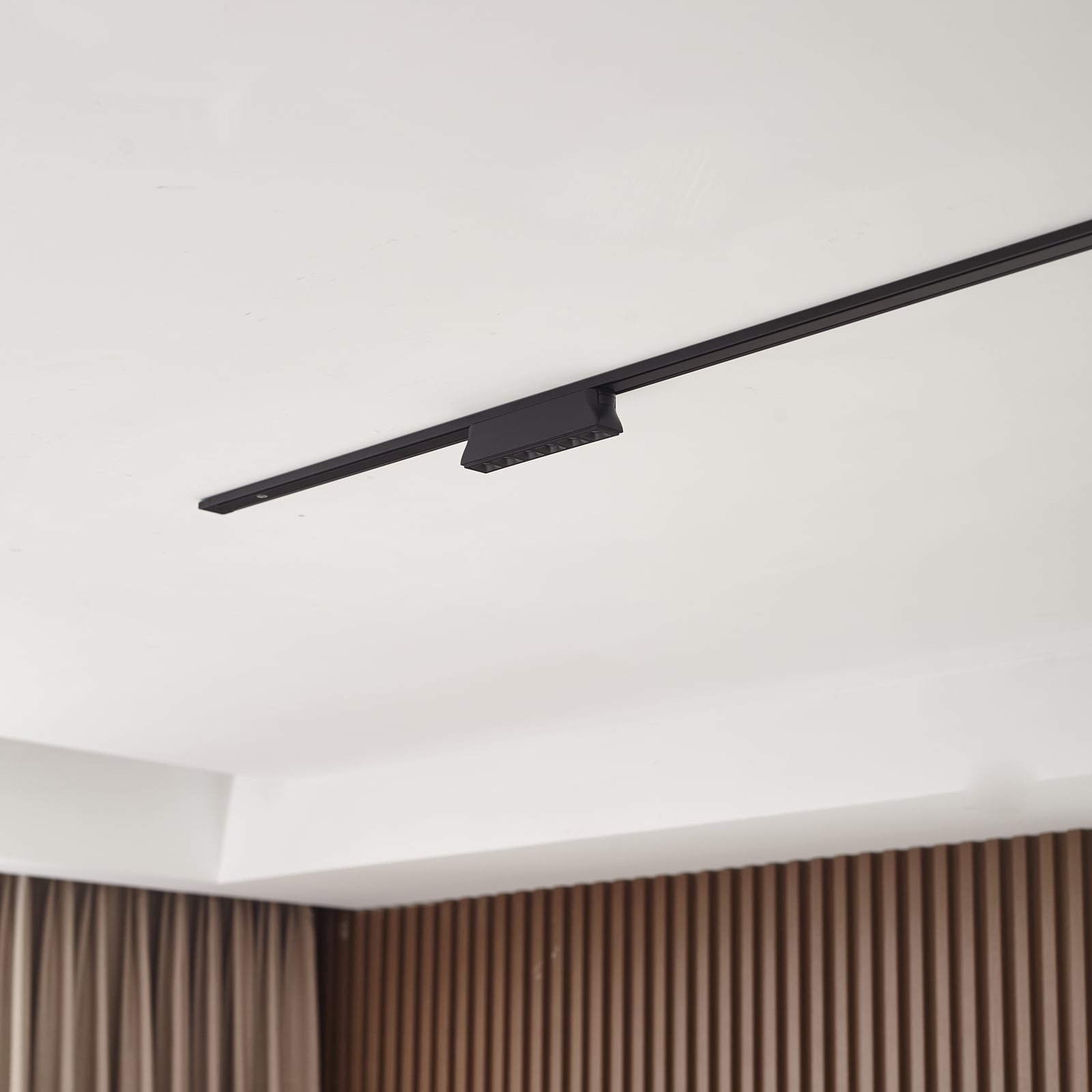 Detalj av LED-skinnespot Lumaro 48V svart dimbar CCT 5W