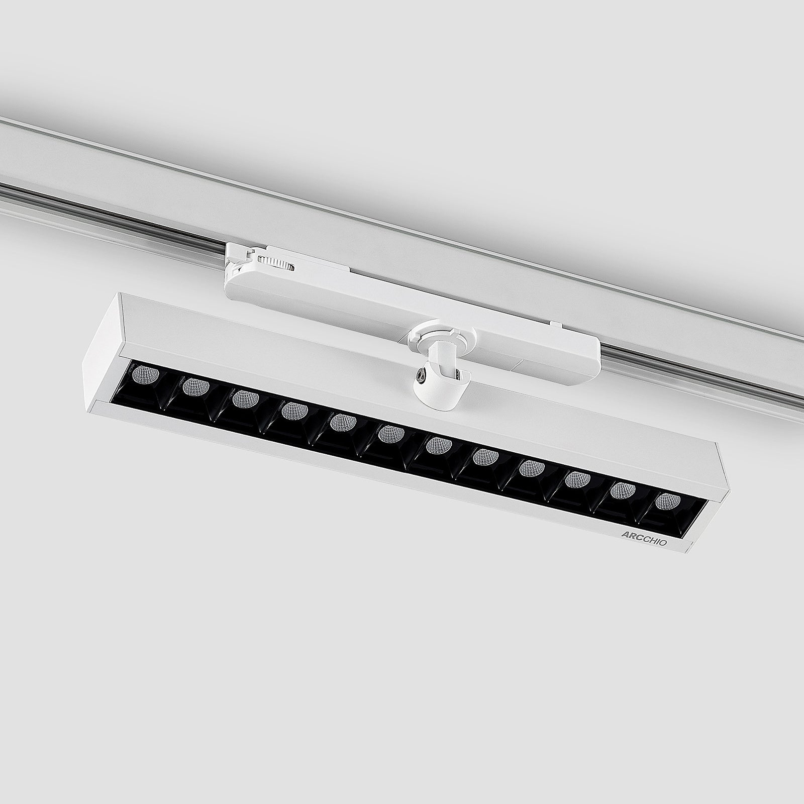 LED skinnespot Millay 3-fase svingbar hvit 26W 4000K montert i skinnesystem