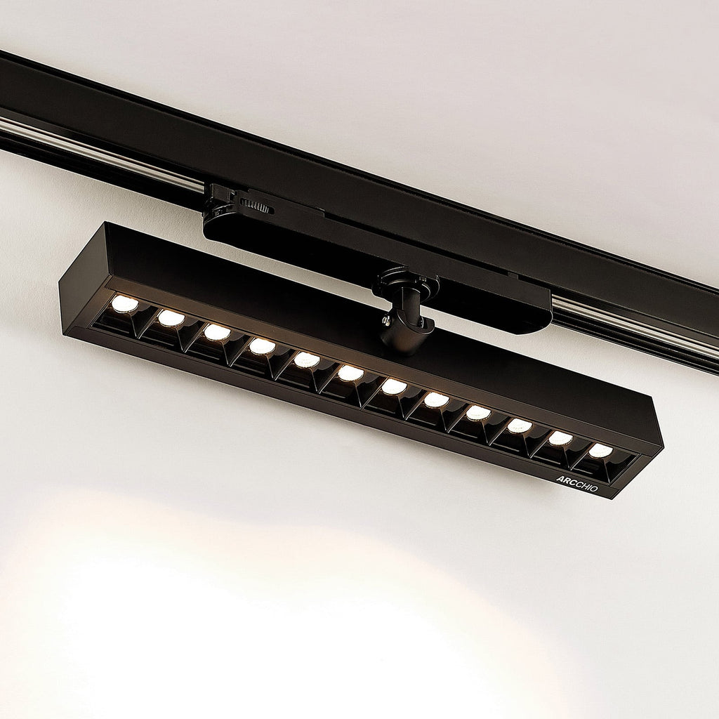 LED-skinnespot Millay svart forfra
