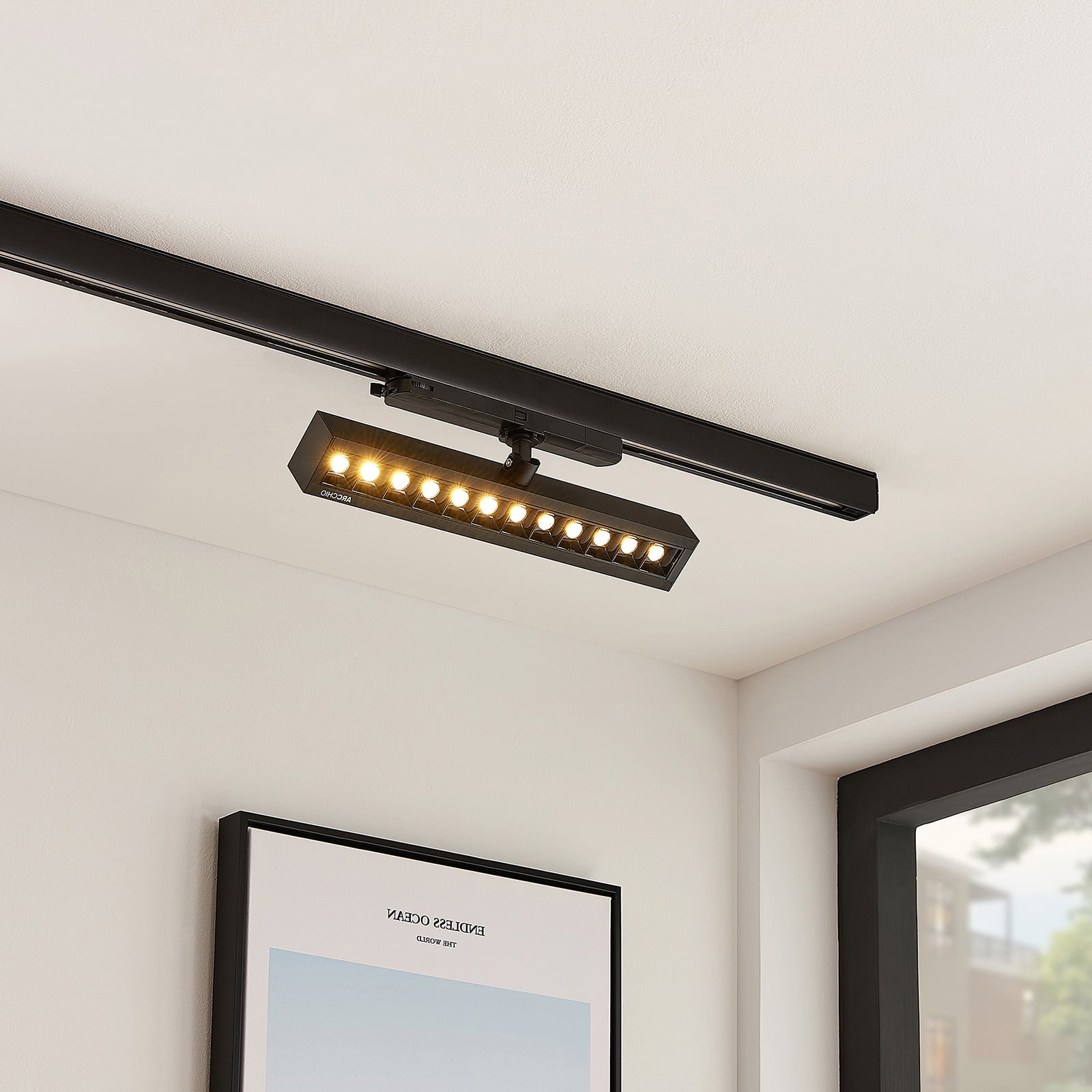 LED-skinnespot Millay svart bakside