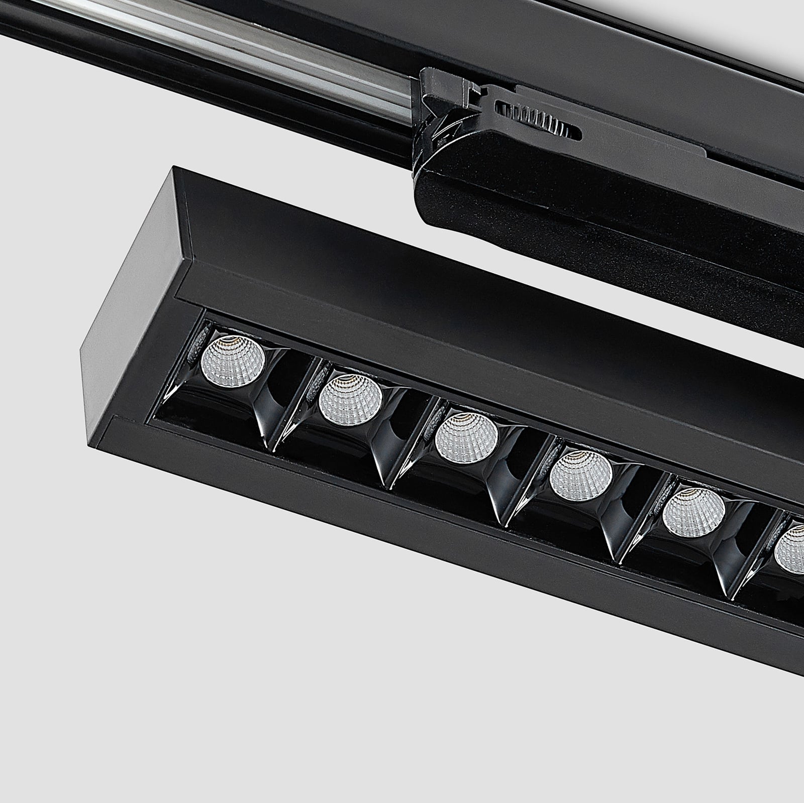 LED skinnespot Millay svart svingbar 4000K 26W lyseffekt