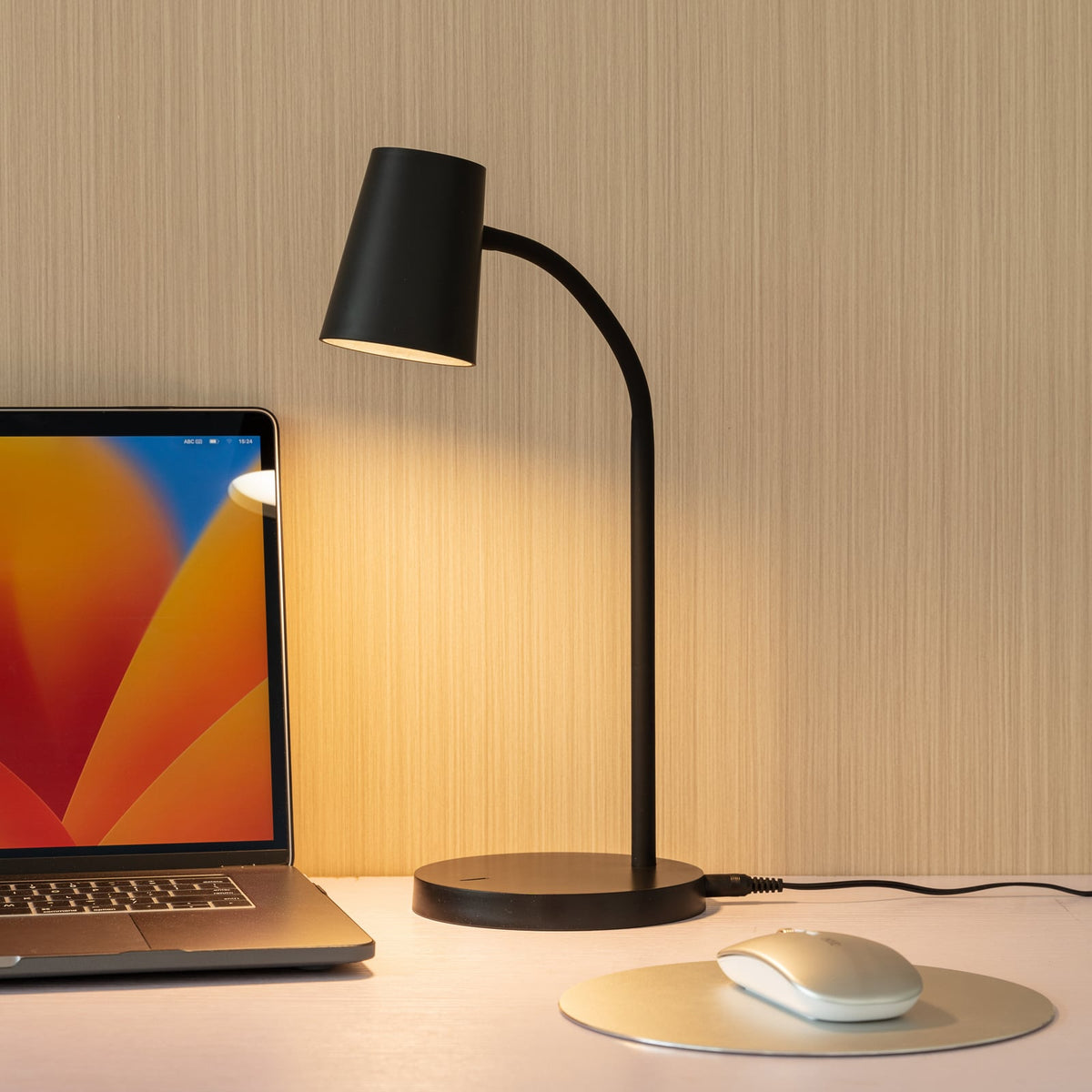 LED skrivebordslampe Ailina dimbar svart 36 cm forfra
