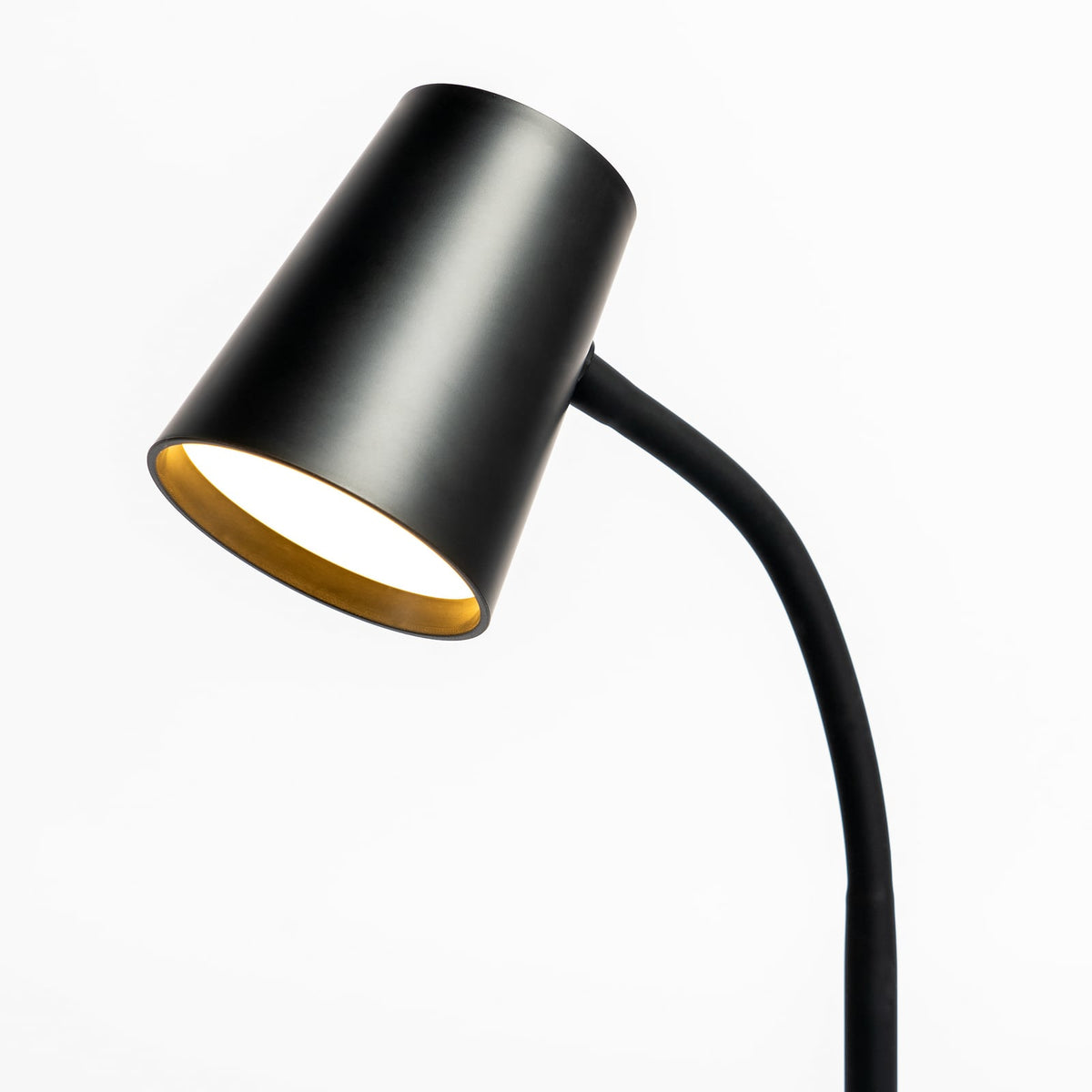 Nærbilde av touchdimmer på LED skrivebordslampe Ailina dimbar svart 36 cm