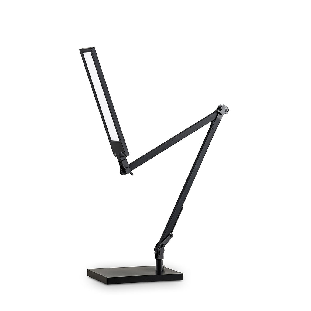 Nærbilde av justeringsledd på LED skrivebordslampe Antisa svart CCT dimbar