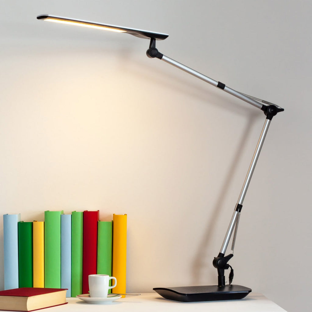 LED skrivebordslampe Felipe svart med klemmefot dimbar forfra